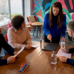 Groep tijdens een Microsoft Teams trainingssessie