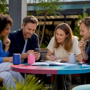 Gezamenlijk overleg over de strategie voor de moderne werkplek